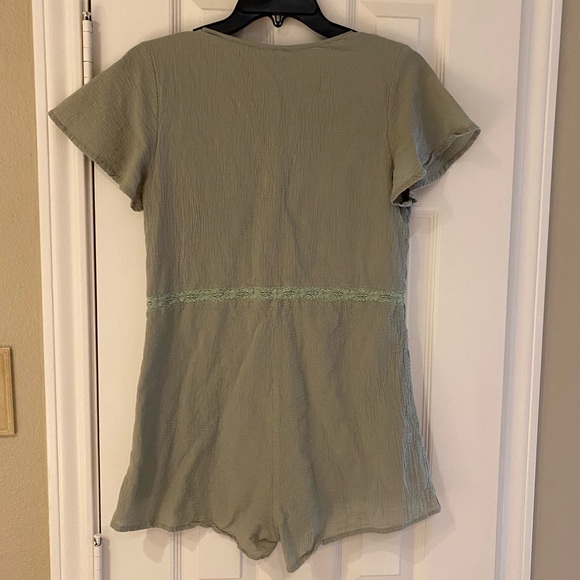 OLIVE GREEN ROMPER - SIZE SMALL - Picture 4 of 5